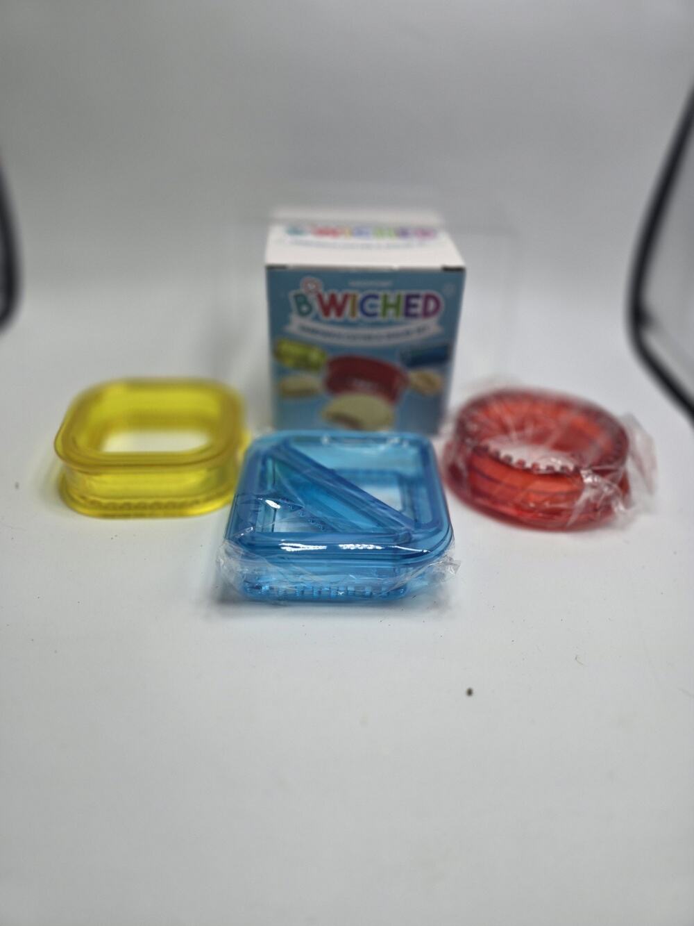 Savoy Chef Sandwich Cutter & Sealer Set 3 Shapes Circle, Square & Triangle
